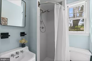 211 W Maple Rd, Linthicum Heights, MD 21090 - Photo 18