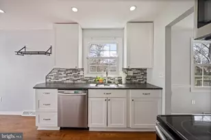 645 Ridgefield Ct, Glen Burnie, MD 21061 - Photo 4