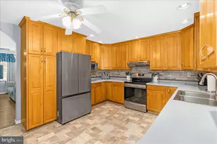 610 Sutton Dr, Pasadena, MD 21122 - Photo 12