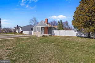 8489 Arbutus Rd, Pasadena, MD 21122 - Photo 4