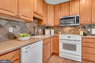 179 Grosvenor Ln, Severna Park, MD 21146 - Photo 18