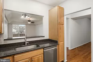 8601 Roaming Ridge Way, Odenton, MD 21113 - Photo 4