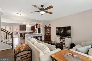 8058 Elton St, Glen Burnie, MD 21060 - Photo 12