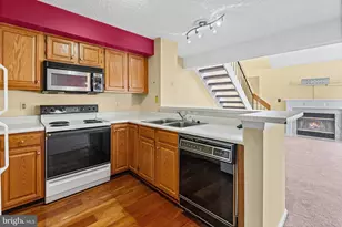 2504 Airy Hill Cir, Crofton, MD 21114 - Photo 2