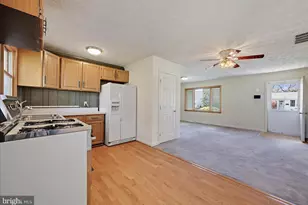 1015 Phillip Dr, Glen Burnie, MD 21061 - Photo 12