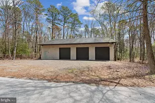 301 Sturtons Ln, Pasadena, MD 21122 - Photo 40