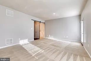 7621 Lyndon Ct, Glen Burnie, MD 21060 - Photo 4