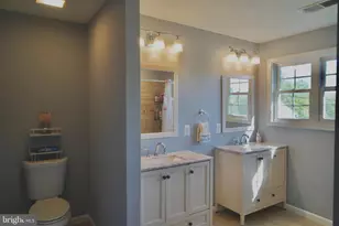 811 223rd St, Pasadena, MD 21122 - Photo 16