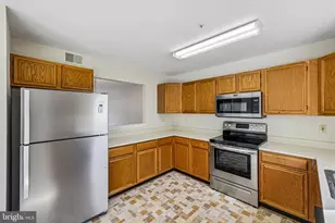 2558 Ambling Cir, Crofton, MD 21114 - Photo 20