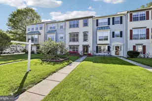 2558 Ambling Cir, Crofton, MD 21114 - Photo 2