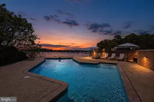 31 Shadow Point Ct, Edgewater, MD 21037 - Photo 2
