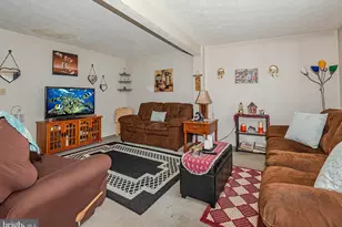 8166 Hazy Dawn Ct, Pasadena, MD 21122 - Photo 4