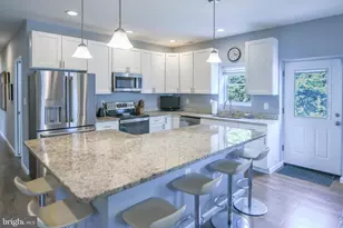 8203 Forest Glen Dr, Pasadena, MD 21122 - Photo 8