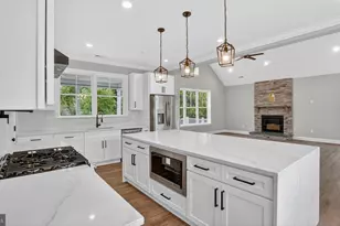 2001 Poplar Ridge Rd, Pasadena, MD 21122 - Photo 10