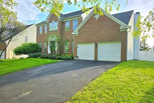 8314 Hope Point Ct, Millersville, MD 21108 - Photo 4