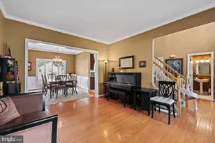 2129 Red Leaf Ct, Gambrills, MD 21054 - Photo 10