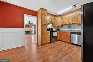 217 Oak Dr, Pasadena, MD 21122 - Photo 10