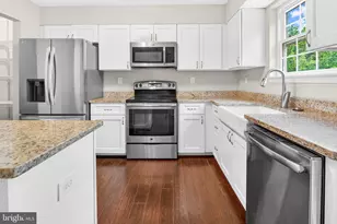 8011 Mansion House Crossing, Pasadena, MD 21122 - Photo 10
