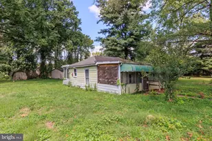 7326 Green Acres Dr, Glen Burnie, MD 21060 - Photo 2