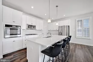 2926 Quarry Cir, Odenton, MD 21113 - Photo 2