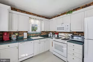 8237 Bernard Dr S, Millersville, MD 21108 - Photo 4