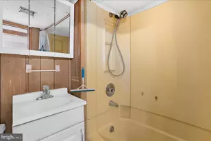 17 2nd Ave, Baltimore, MD 21225 - Photo 36