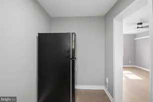 906 1st St, Baltimore, MD 21225 - Photo 8