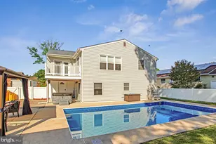 7947 Roxbury Dr, Glen Burnie, MD 21061 - Photo 2