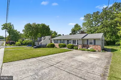 696 W Maple Road, Linthicum Heights, MD 21090 - Photo 2