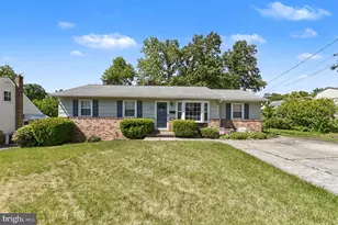 696 W Maple Rd, Linthicum Heights, MD 21090 - Photo 1