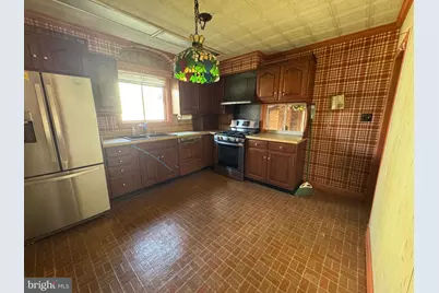 19 Seward Avenue, Brooklyn, MD 21225 - Photo 6