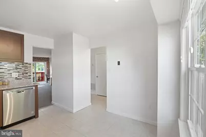 1704 W Bancroft Lane, Crofton, MD 21114 - Photo 4