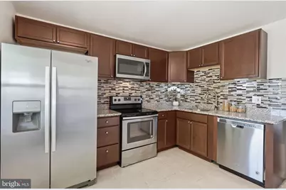 1704 W Bancroft Lane, Crofton, MD 21114 - Photo 2