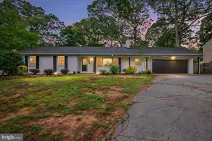 546 Center Dr, Severna Park, MD 21146 - Photo 1