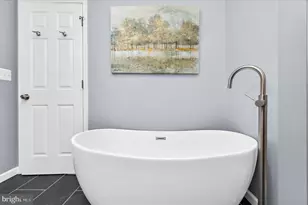 102 Brewer Ave, Annapolis, MD 21401 - Photo 34
