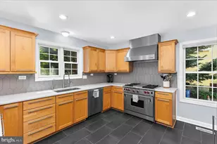 102 Brewer Ave, Annapolis, MD 21401 - Photo 10