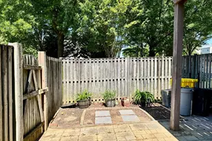 1003 Simsbury Ct, Crofton, MD 21114 - Photo 2