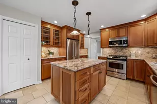 467 Yorkshire Dr, Severna Park, MD 21146 - Photo 8