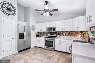 7864 Dero, Pasadena, MD 21122 - Photo 8