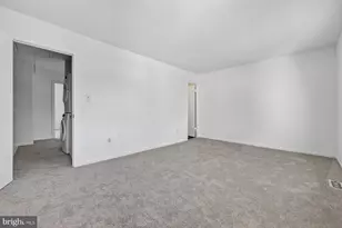 1610 E Bancroft Ln, Crofton, MD 21114 - Photo 20