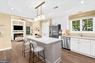 334 Colony Point Pl, Edgewater, MD 21037 - Photo 10