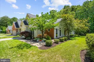 334 Colony Point Pl, Edgewater, MD 21037 - Photo 2