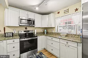 1069 Locust Dr, Pasadena, MD 21122 - Photo 12