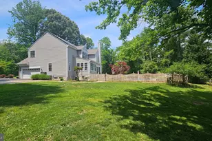 6107 Traceys Overlook Rd, Tracys Landing, MD 20779 - Photo 2