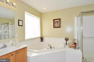 2508 Black Oak Way, Odenton, MD 21113 - Photo 2