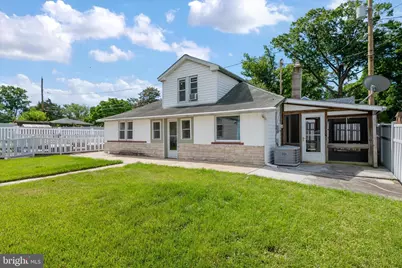 207 W 11th Avenue, Brooklyn, MD 21225 - Photo 2