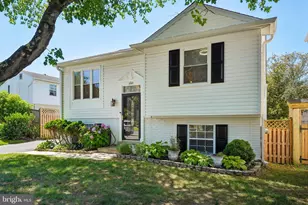 2313 Westport Ln, Crofton, MD 21114 - Photo 2