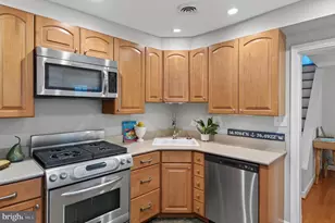 34 Pinkney St, Annapolis, MD 21401 - Photo 22