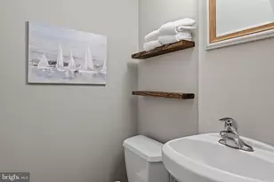 34 Pinkney St, Annapolis, MD 21401 - Photo 24