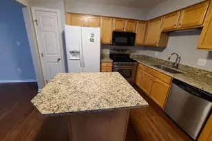 2718 Thornbrook Ct, Odenton, MD 21113 - Photo 2